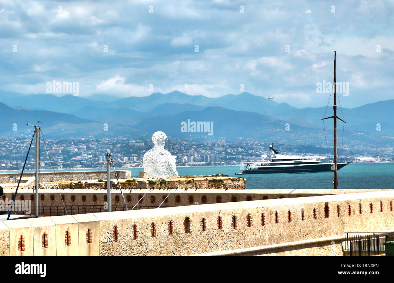 Antibes, France - 16 juin 2014 : Nomade par Jaume Plensa, Bastion Saint Jaume Banque D'Images