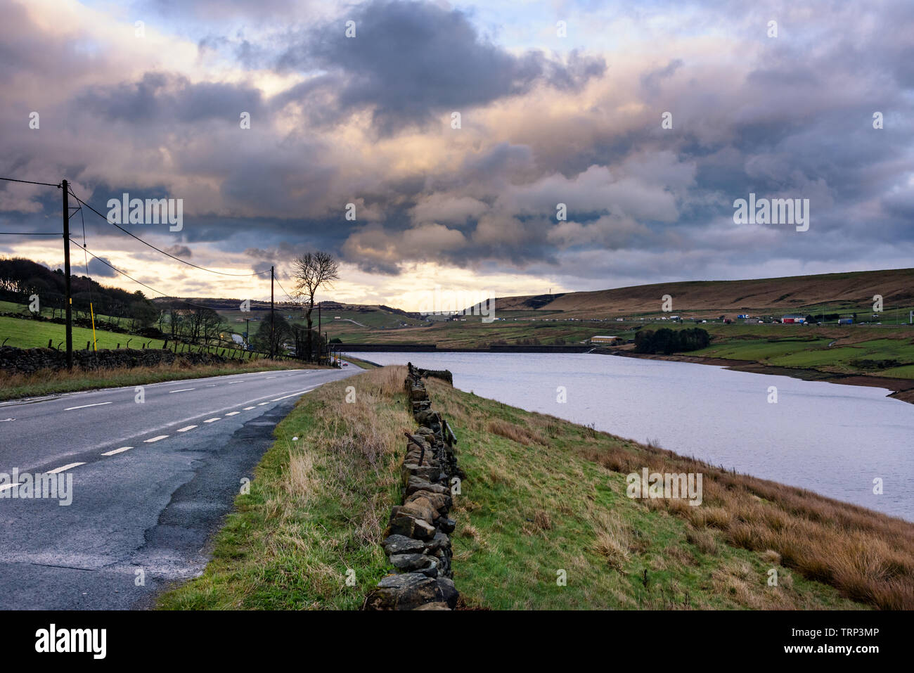 Réservoir Bois stand est un réservoir de montagne qui se trouve au nord de l'autoroute M62 et près de Calderdale Ripponden Rishworth, West Yorkshire. Banque D'Images