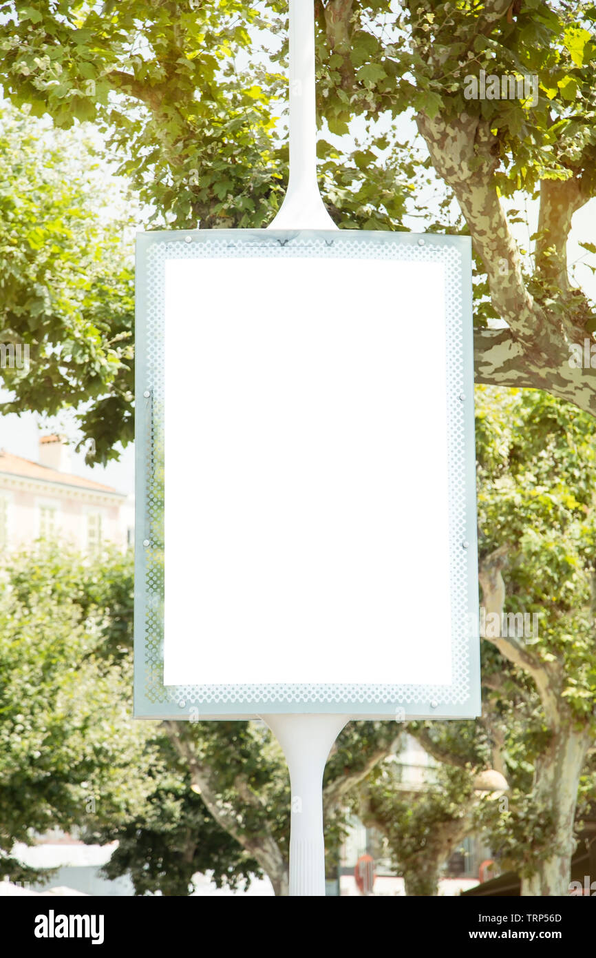 Blank billboard sur rue de Cannes Banque D'Images