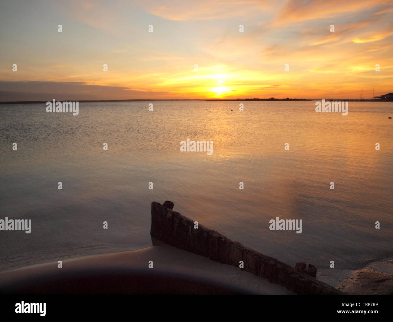 Coucher de soleil sur Barnegat Bay, Toms River, New Jersey. Banque D'Images