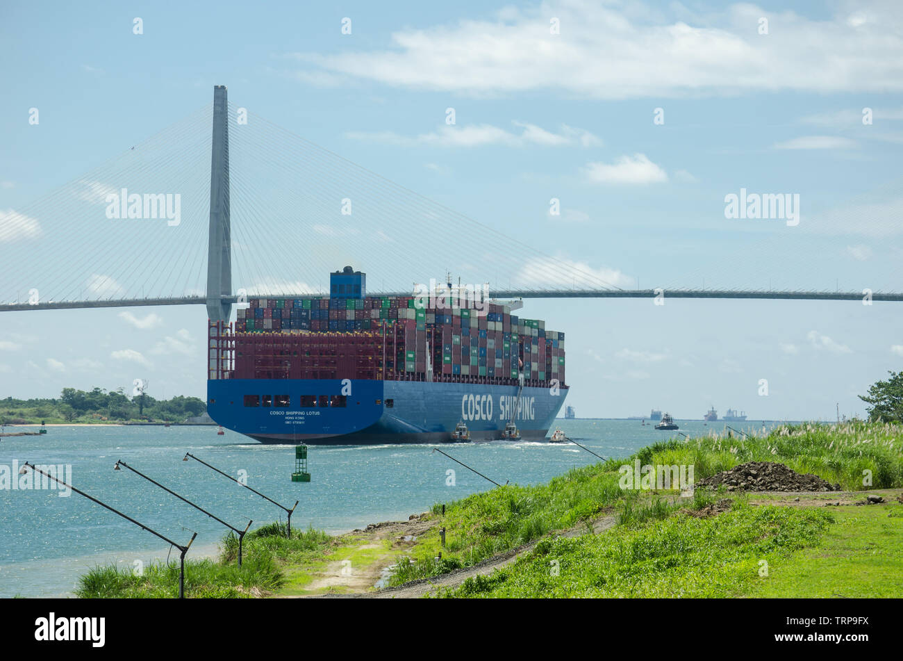 Cosco Shipping Lotus en transit par l'élargissement du canal de Panama Banque D'Images