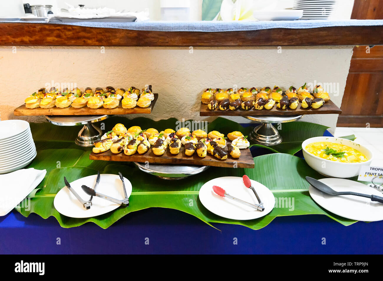 Le buffet de desserts au Resort Breakas, Port Vila, Vanuatu, Mélanésie Banque D'Images