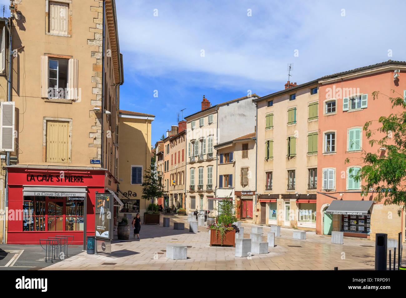 France, saone et loire, Macon, centre-ville, Place Saint-Pierre // France, Saône-et-Loire (71), Mâcon, centre-ville, place Saint-Pierre Banque D'Images