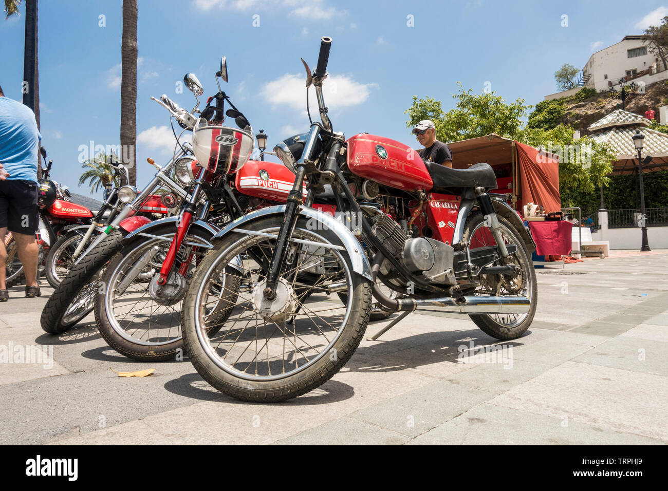 Puch carabela super sur l'affichage à une réunion annuelle de moto classique à Mijas, Andalousie, espagne. Banque D'Images