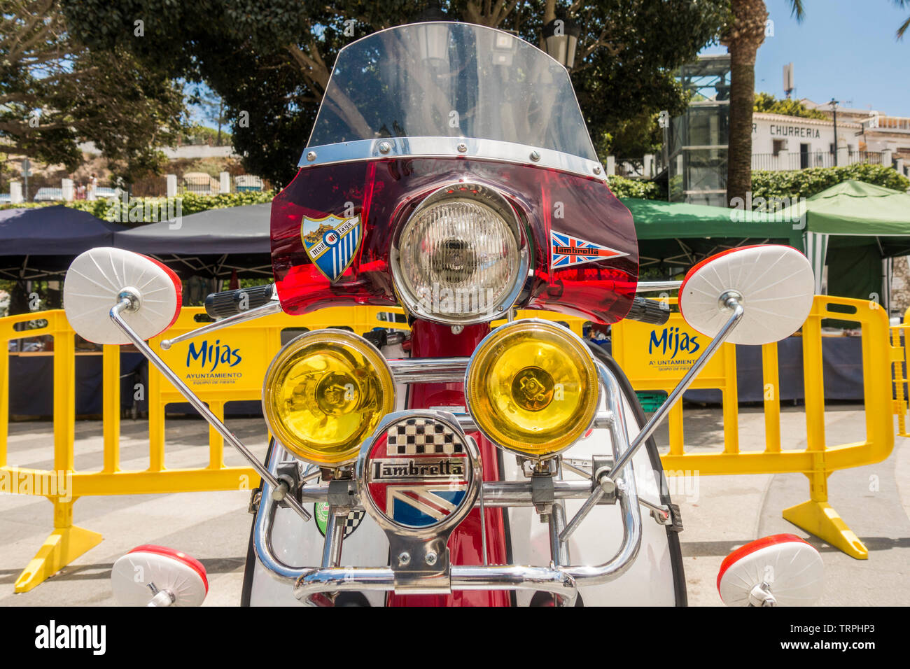 D'un vieux avant 1940. Classic bikes sur l'affichage à une réunion annuelle de moto classique à Mijas, Andalousie, espagne. Banque D'Images