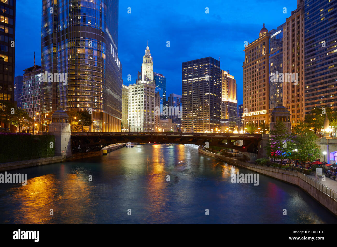 Wrigley Building le long de la rivière Chicago, Chicago, Illinois, United States Banque D'Images