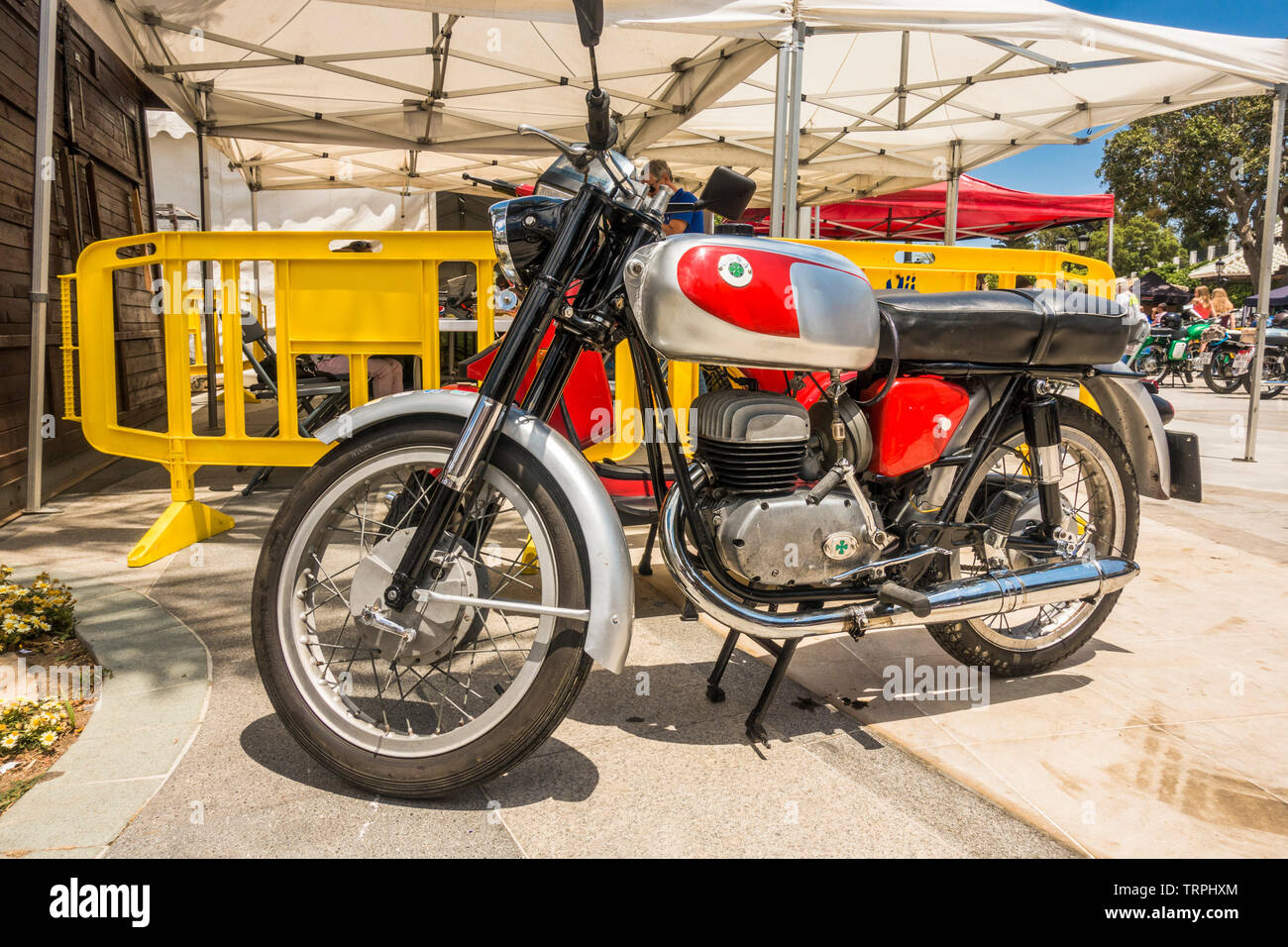 Ossa 230 sport, moto classique, sur l'affichage à une réunion annuelle de moto classique à Mijas, Andalousie, espagne. Banque D'Images