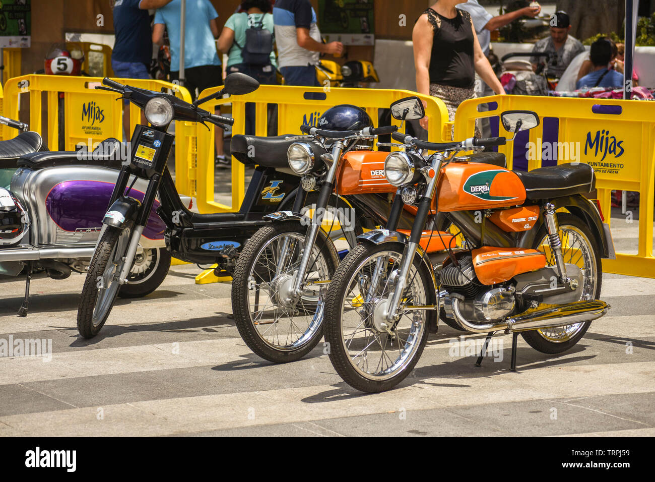 Classic bikes, tricampeon Derbi 49cc, sur l'affichage à une réunion annuelle de moto classique à Mijas, Andalousie, espagne. Banque D'Images