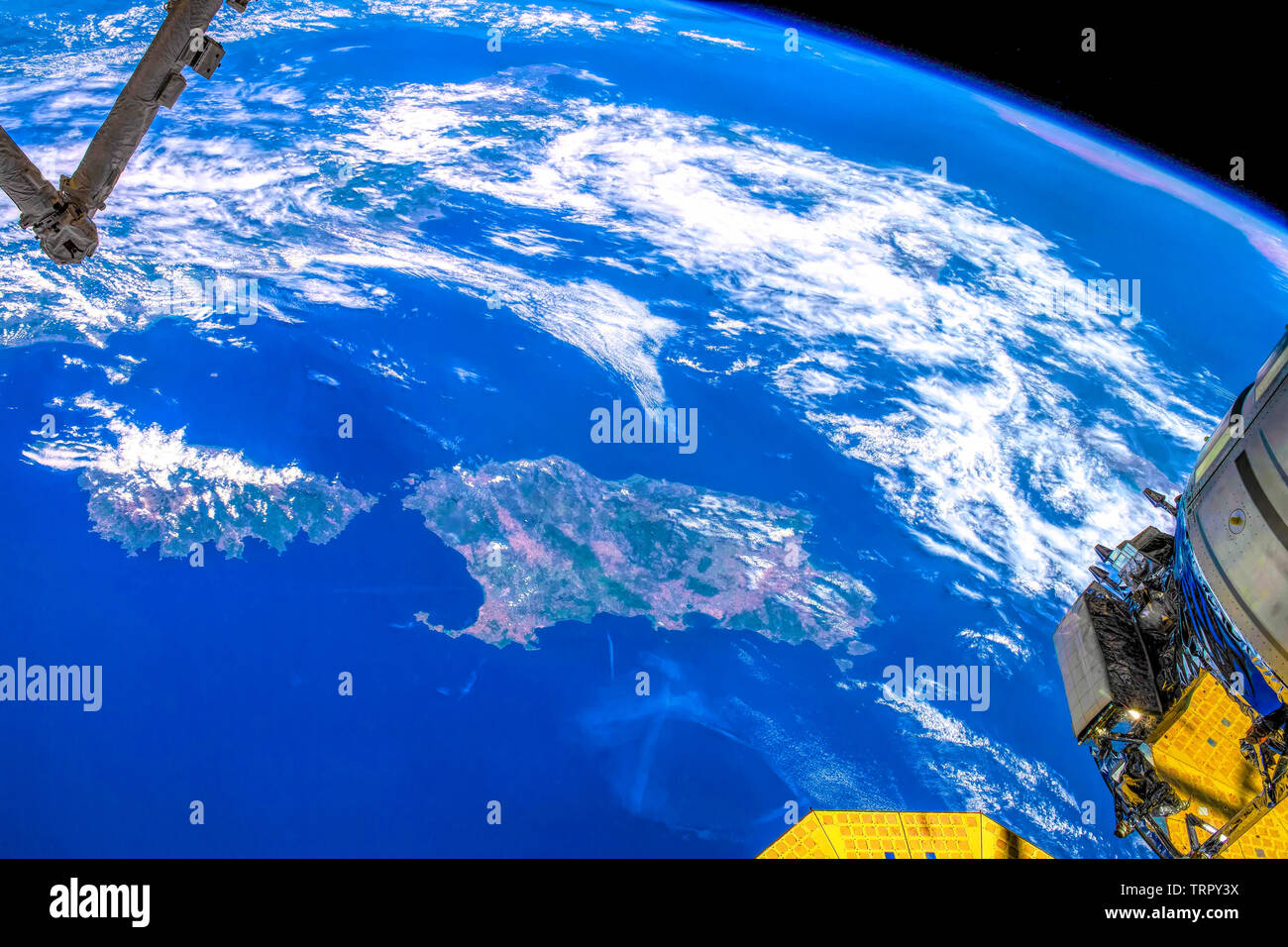 La planète Terre est vu de la Station spatiale internationale. Une couleur vibrante vue de notre planète. L'image est un coup de main par la NASA Banque D'Images