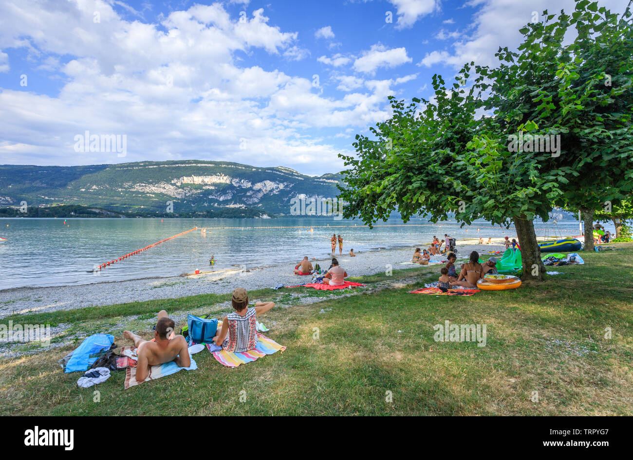 France, Savoie, Conjux Conjux, plage sur le Lac du Bourget (Lac du Bourget) // France, Savoie (73), Chanaz, plage de Conjux sur le lac du Bourget Banque D'Images