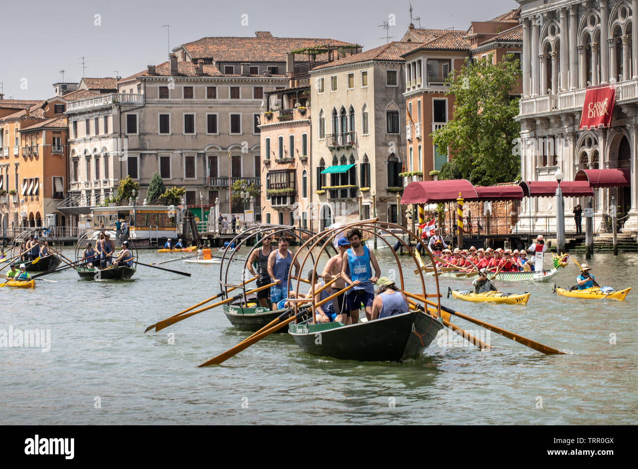 Vogalonga 2019 course dans le Grand Canal à Venise Banque D'Images