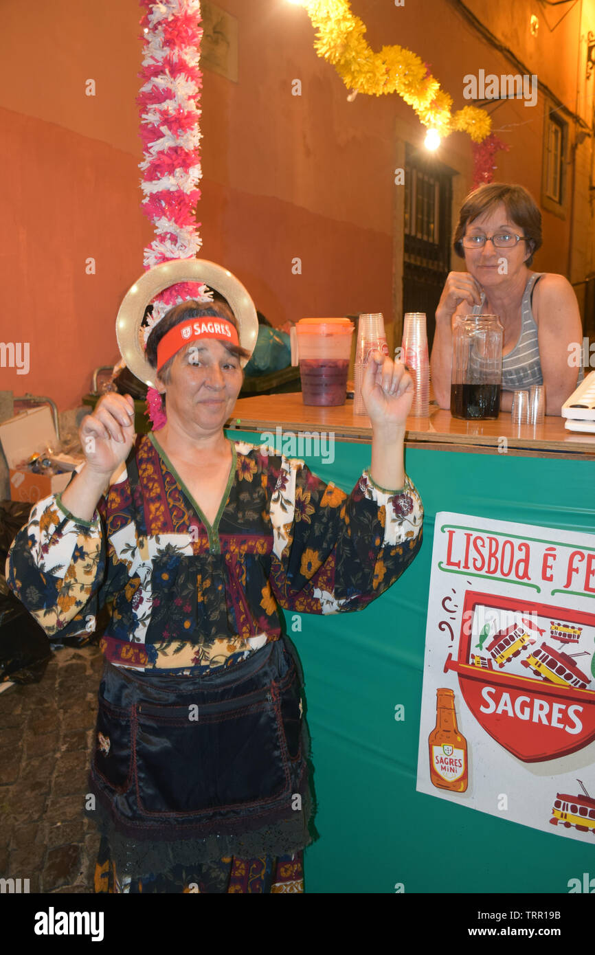 Alfama au cours de la fête annuelle de St Anthony aka Festival de la Sardine de Lisbonne, Lisbonne, Portugal, Juin 2019 Banque D'Images