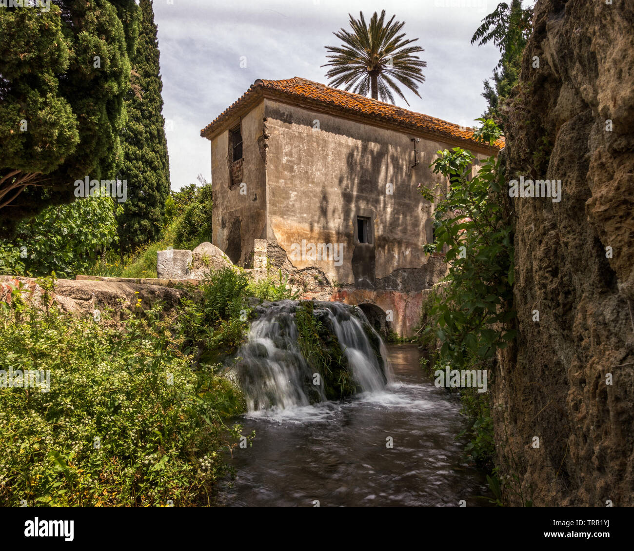 L'intérieur du Jardin Nazarí, l'ancien moulin à eau d'irrigation. Les jardins ont été ici depuis 1573 - considéré comme le deuxième plus important g Banque D'Images