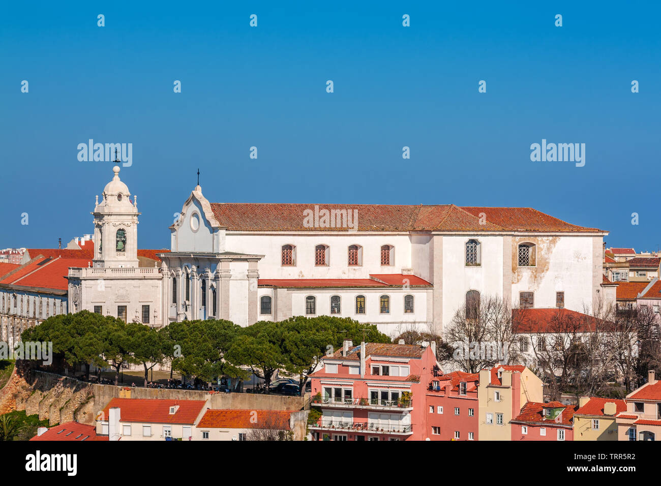 Lisbonne, Portugal. Eglise et Couvent d'Graca et Sophia de Mello Breyner Andresen Viewpoint aka Graca Vue. Banque D'Images