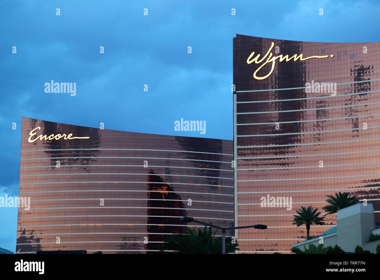 Le Wynn and Encore Hotel and Casino dans la soirée à Las Vegas, Nevada, USA Banque D'Images