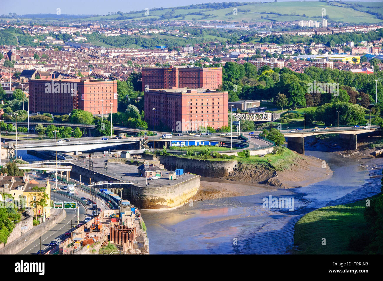Bristol, Angleterre, Royaume-Uni - Mai 22, 2007 : les flux de trafic le long du réseau routier chemin Brunel sur la rivière Avon dans le quartier Ashton de Bristol. Banque D'Images