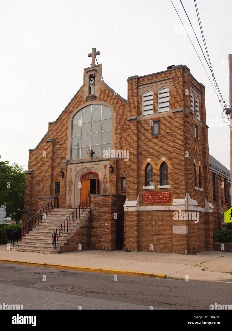 Saint Antoine de Padoue dans l'Église catholique anglicane Hackensack, NJ, USA. En gros un shoot off épiscopale. Banque D'Images