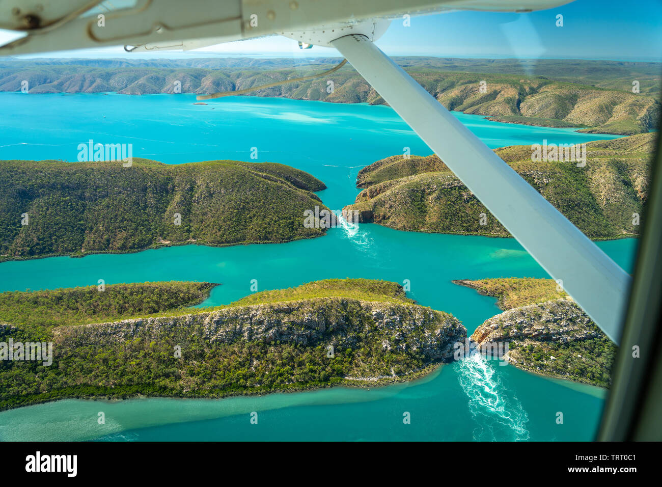 Vue du dessous de l'aile de l'avion au-dessus de l'horizontale falls site dans l'ouest de l'Australie Banque D'Images