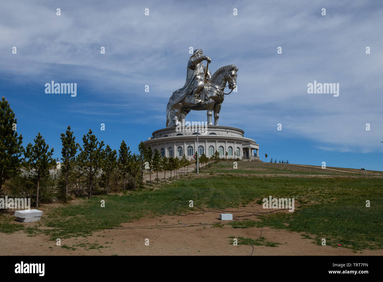 La plus grande statue équestre dans le monde près d'Oulan-Bator en Mongolie. Connu localement comme le grand Chinggis statue de Gengis Khan Banque D'Images