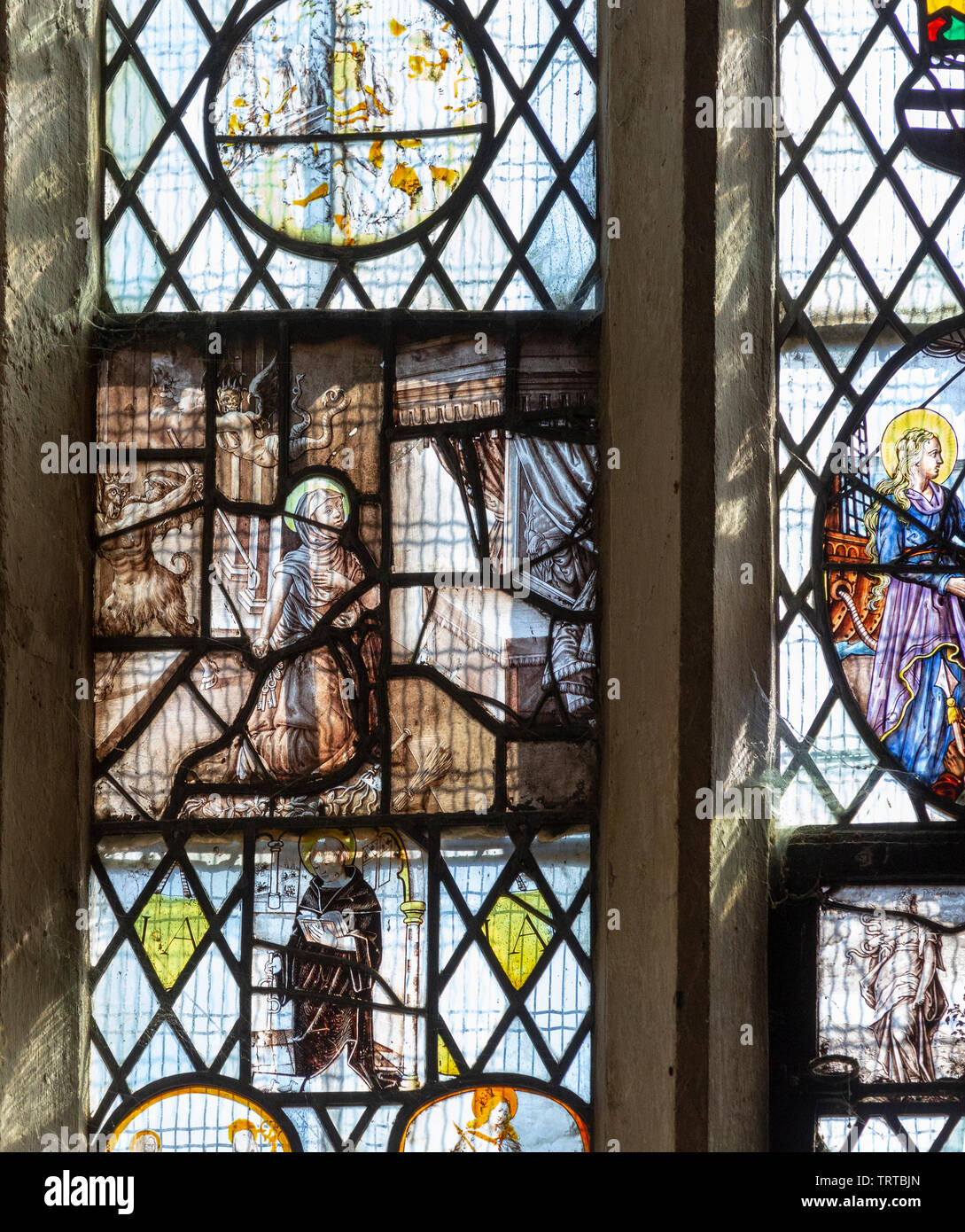 Farleigh Hungerford castle, Somerset, England, UK vitraux dans la chapelle Banque D'Images