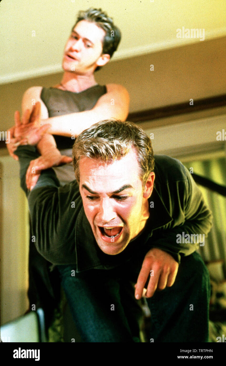 THOMAS IAN NICHOLAS et JAMES VAN DER BEEK DANS LES RÈGLES DE L'ATTRACTION (2002). Copyright : Editorial uniquement. Pas de merchandising ou des couvertures de livres. C'est un document distribué au public. Les droits d'accès uniquement, aucune licence de droit d'auteur prévue. Seulement pour être reproduit dans le cadre de la promotion de ce film. FILMS/KINSGATE Crédit : Roger Avary/FILMPRODUCKTION GMBH / Album Banque D'Images