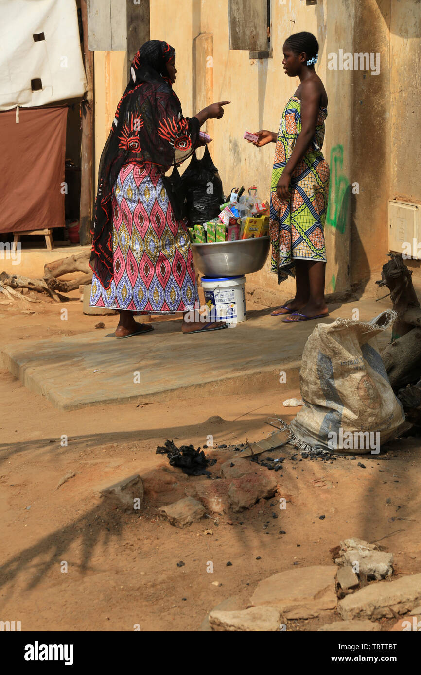 Vendeuse de produits cosmétiques. Lomé. Le Togo. Afrique de l'Ouest. Banque D'Images