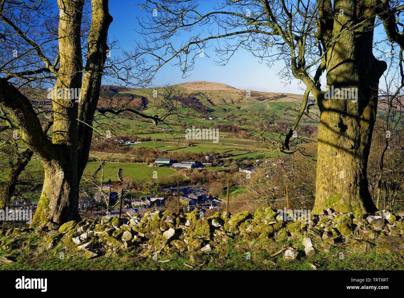 UK,Derbyshire, Peak District,Castleton,la Grande Arête et perdre de la colline au-dessus de Cavedale Banque D'Images