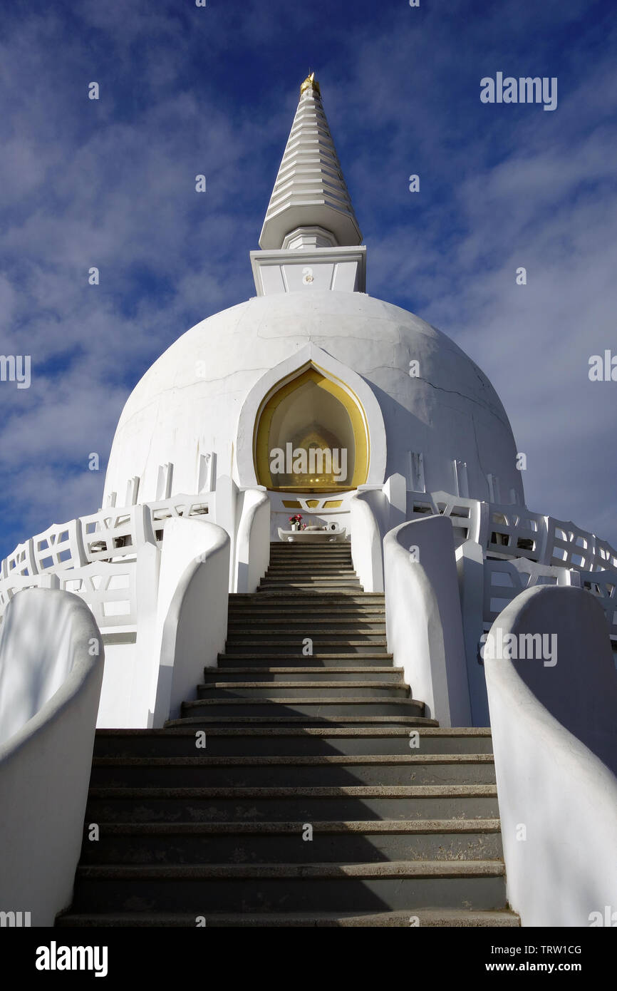 Peace Stupa, Friedens-Stupa sztúpa-Béke,, Zalaszántó, Hongrie. Le 14e Dalaï-lama, Taco Gyaco, personnellement l'inaugure le 17 juin 1993. Banque D'Images