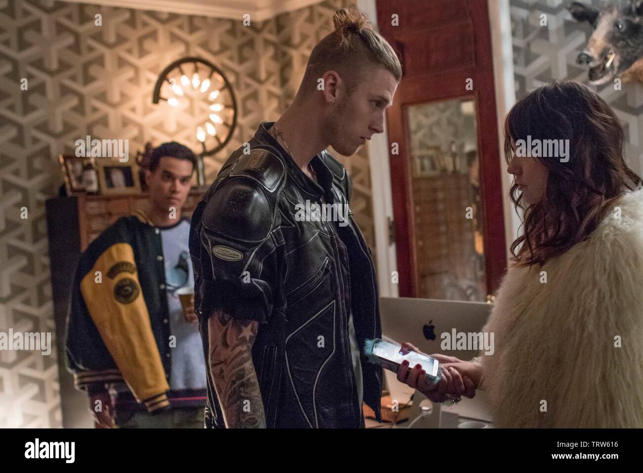 EMILY MEADE ET MACHINE GUN KELLY en nerf (2016). Copyright : Editorial uniquement. Pas de merchandising ou des couvertures de livres. C'est un document distribué au public. Les droits d'accès uniquement, aucune licence de droit d'auteur prévue. Seulement pour être reproduit dans le cadre de la promotion de ce film. Banque D'Images