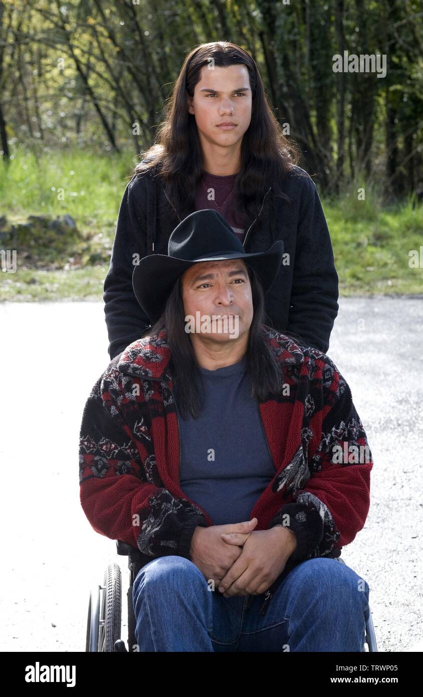 Films Et Séries Tv Avec Gil Birmingham Gil birmingham Banque de photographies et d'images à haute résolution -  Alamy