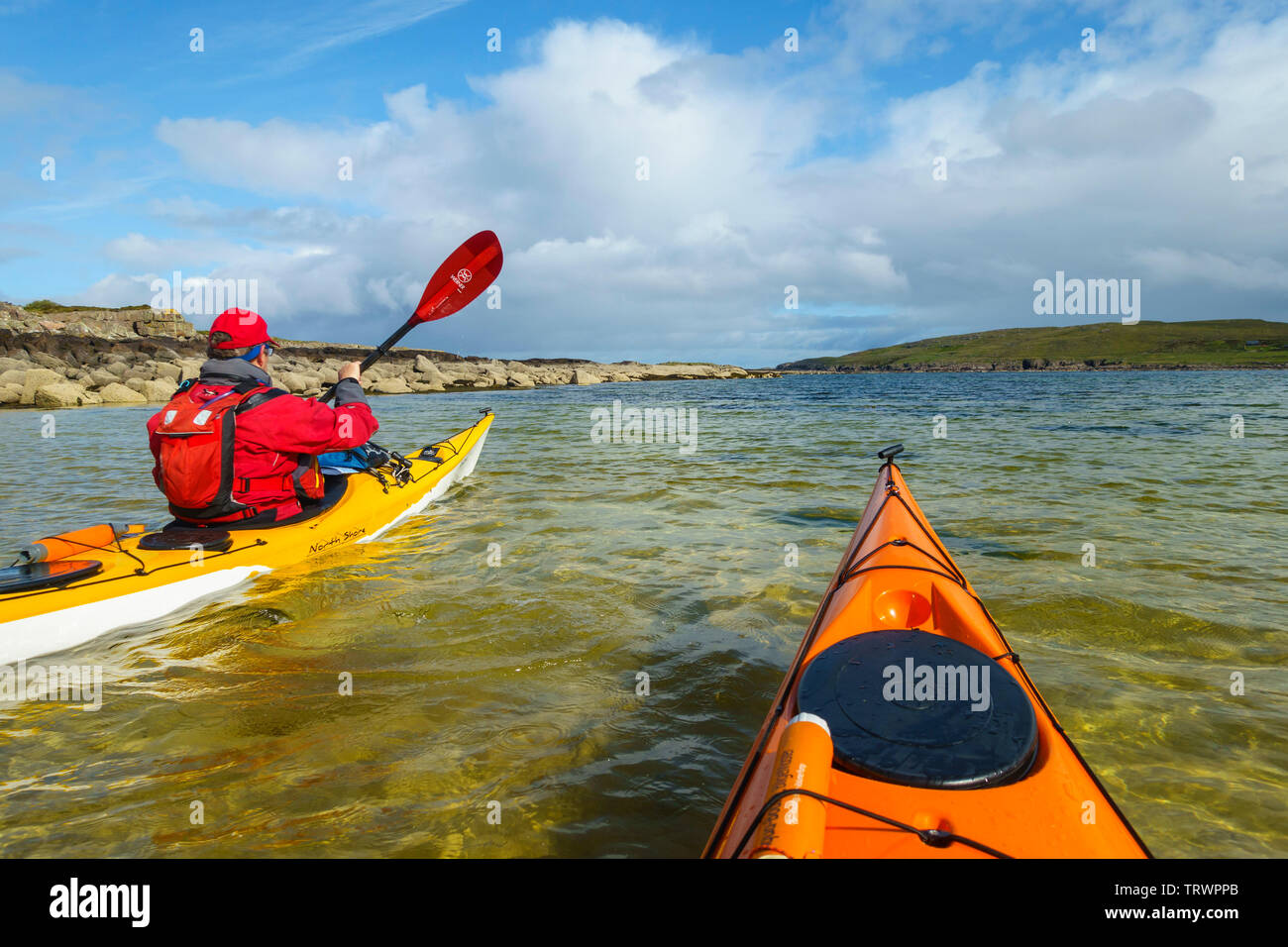 Le kayak de mer autour de l'Îles Summer, Wester Ross, Highlands, Scotland Banque D'Images