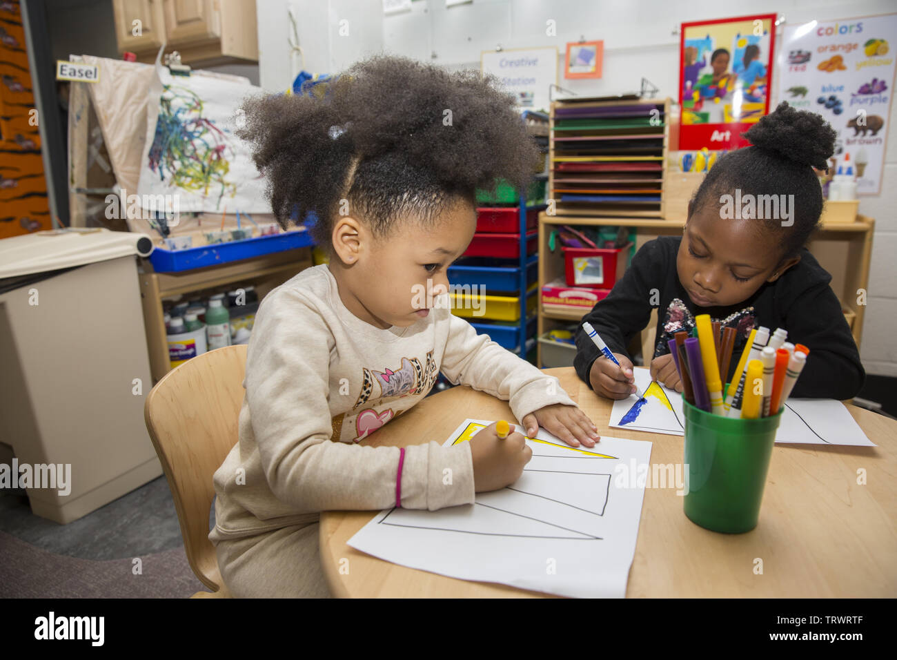 Lower East Side multi ethnic preschool- early learning centre à Manhattan, New York. Banque D'Images