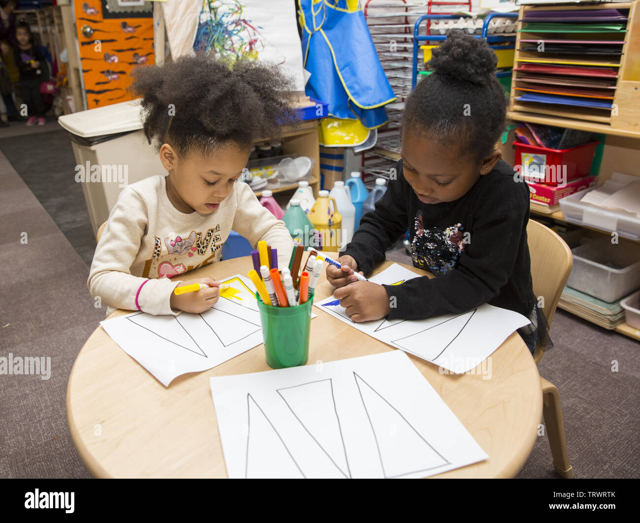Lower East Side multi ethnic preschool- early learning centre à Manhattan, New York. Banque D'Images
