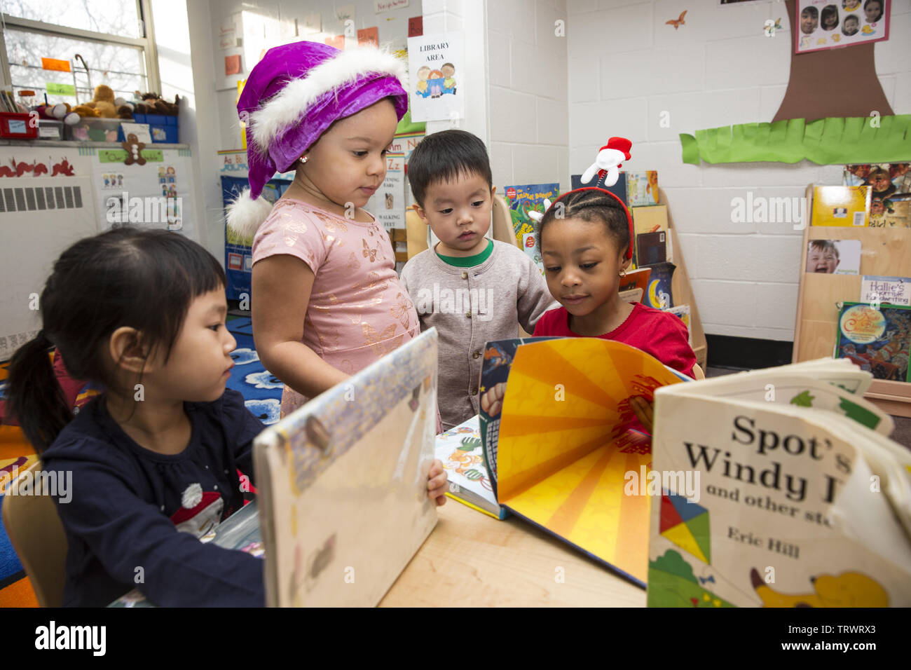 Lower East Side multi ethnic preschool- early learning centre à Manhattan, New York. Banque D'Images