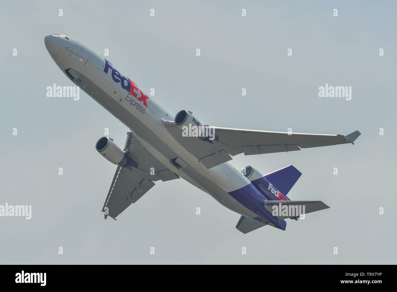 Osaka, Japon - Apr 18, 2019. N589FE Federal Express (FedEx) McDonnell Douglas MD-11F décollant de l'aéroport de Kansai (KIX), à Osaka au Japon. Banque D'Images