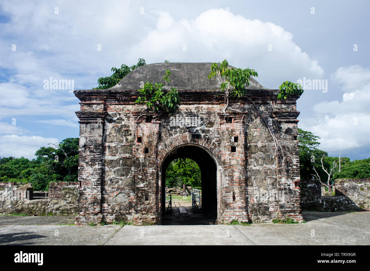 Installations du Fort San Lorenzo, en juin 2019, avant la restauration du site. Banque D'Images