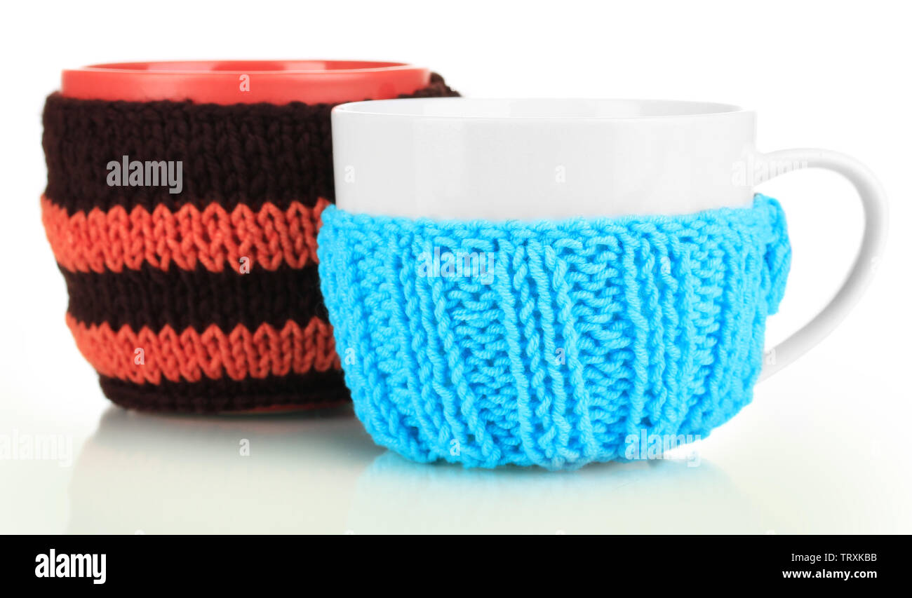 Des tasses avec des choses sur elle isolated on white Banque D'Images