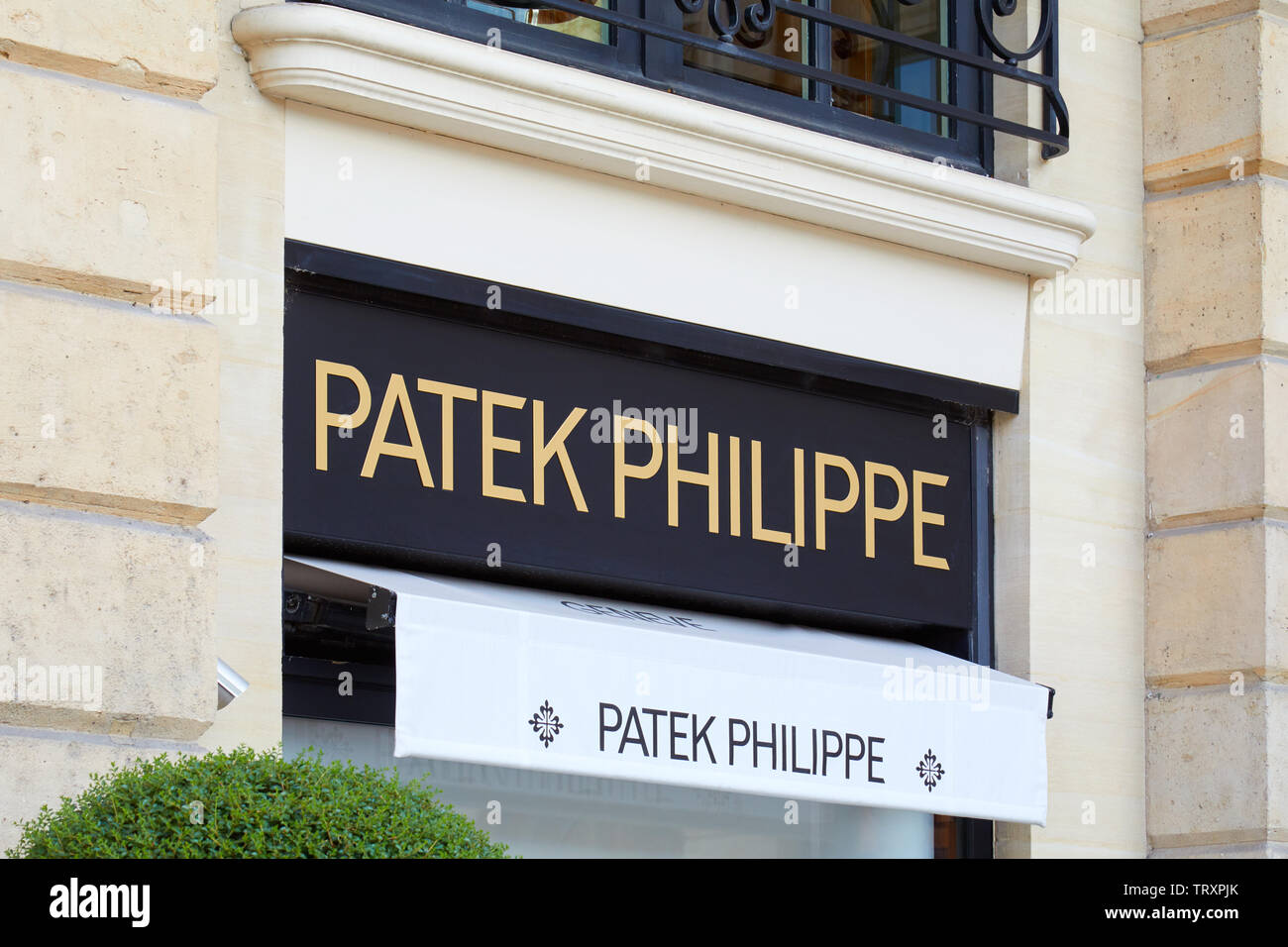 PARIS, FRANCE - 21 juillet 2017 : Patek Philippe luxury store se connecter place Vendôme à Paris, France. Banque D'Images