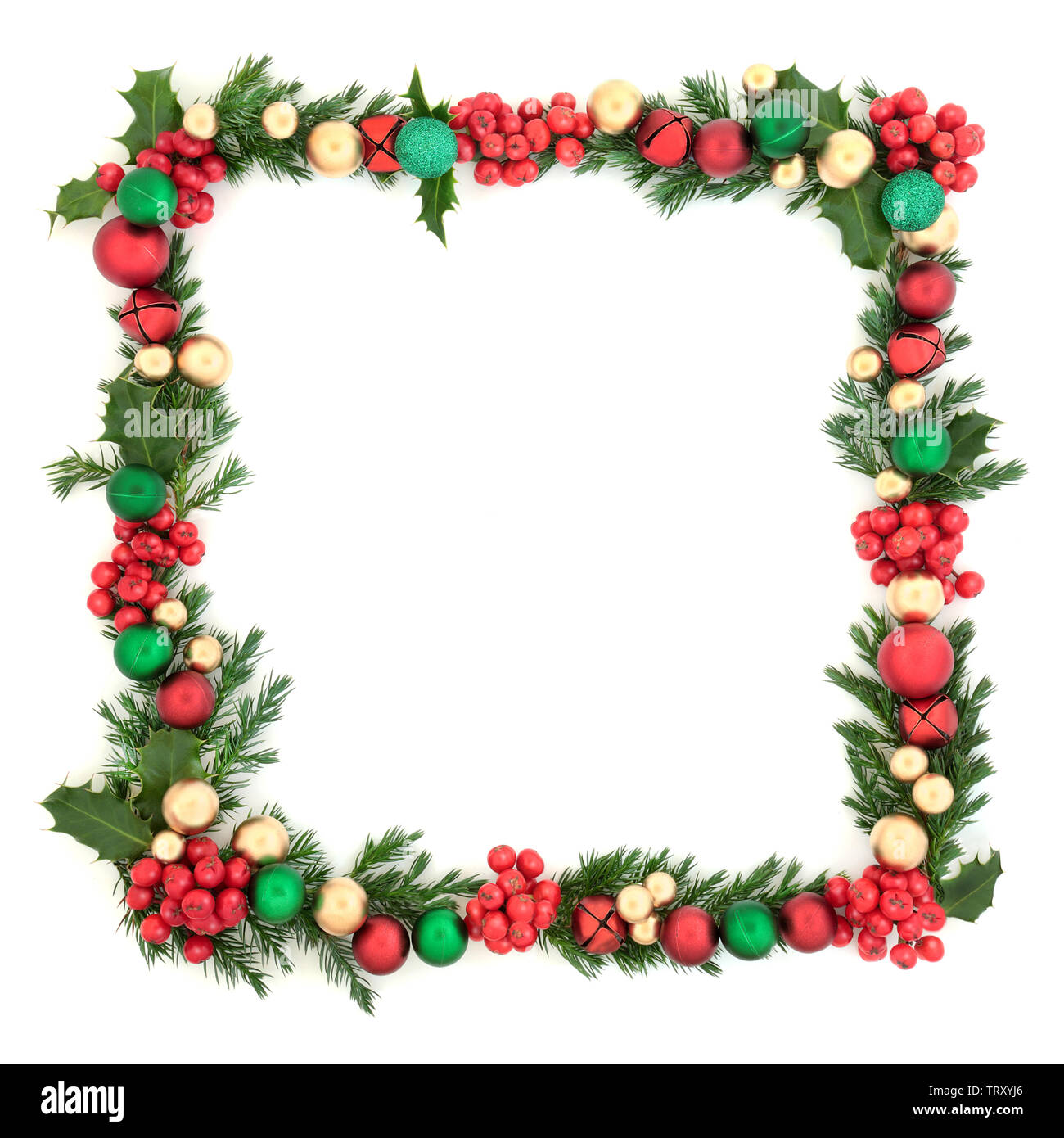 Fond de Noël frontière carrée avec le rouge, le vert et or décorations babiole, avec l'hiver de houx et de sapin de genièvre feuilles sur fond blanc avec l'exemplaire Banque D'Images