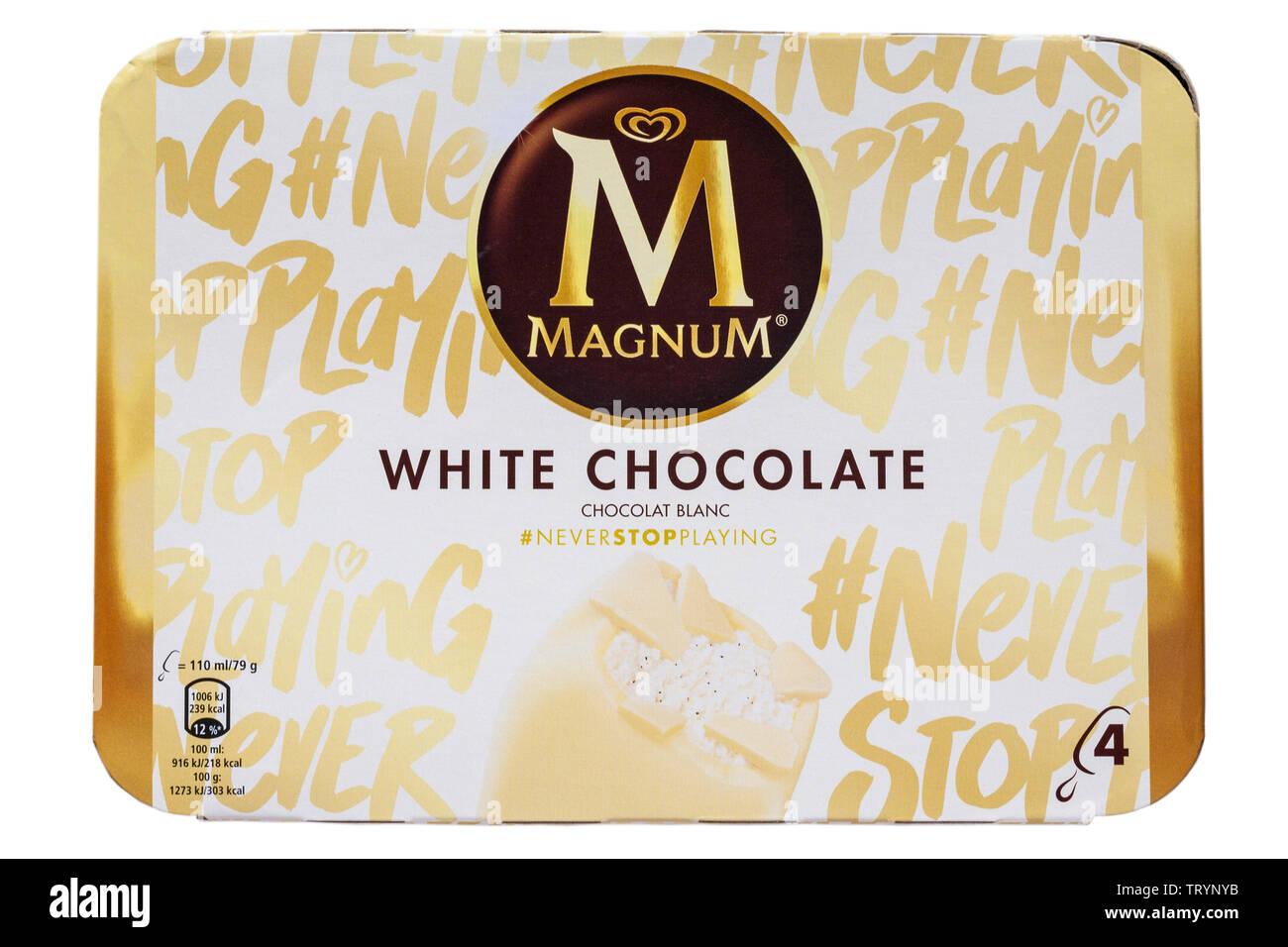 Crèmes glacées au chocolat blanc Magnum isolées sur fond blanc - Royaume-Uni Banque D'Images