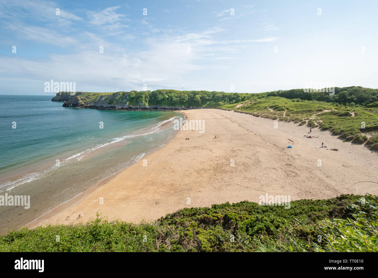 Barafundle Bay, une attraction de visiteurs gallois avec une plage de sable, à Pembrokeshire, Pays de Galles, Royaume-Uni. Plage calme, presque vide. Banque D'Images