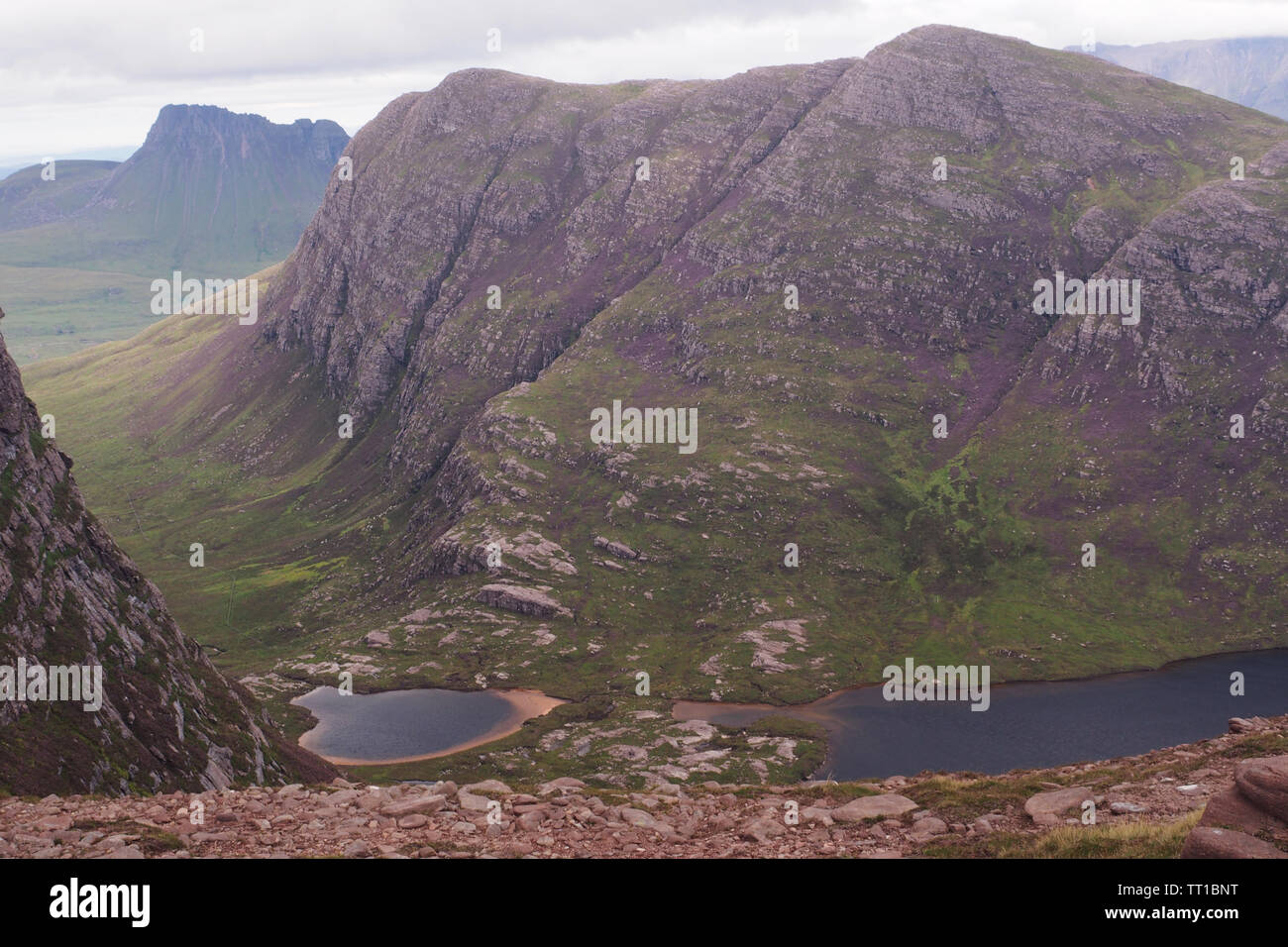 Une vue plongeante de Ben plus sur l'Ecosse Coigach, Glen et ses lacs environnants dans la péninsule Coigach Banque D'Images