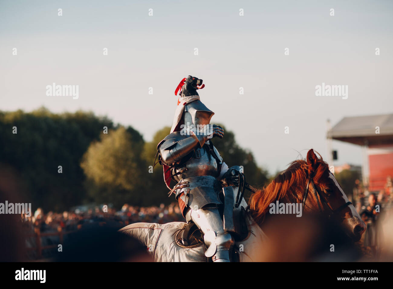 Chevalier de tournoi chevalier à cheval sur Banque D'Images