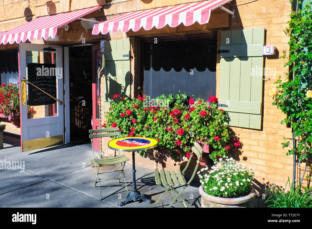 Entrée d'un bistrot traditionnel français, Yountville, Napa Valley, Californie Banque D'Images