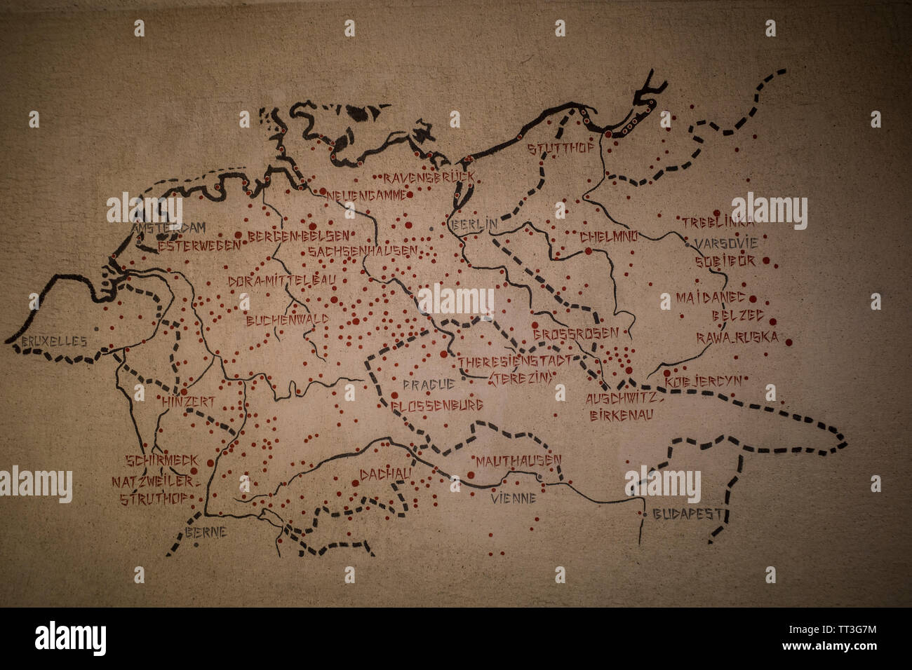PARIS - MÉMORIAL DES MARTYRS DE LA DÉPORTATION - MÉMORIAL DE LA DÉPORTATION - CARTES DES CAMPS DE CONCENTRATION ET LE NOMBRE DE DÉPORTÉS VICTIMES EN FRANCE - NATIONAL SOUVENIRS - PARIS MUSEUM ET DE L'HISTOIRE - FRANÇAIS DÉPORTÉS PENDANT LA SECONDE GUERRE MONDIALE © Frédéric Beaumont Banque D'Images