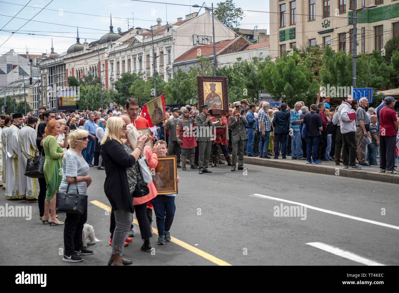 Belgrade, Serbie, 6 juin 2019 : Procession honorant la Ville maison de saveurs Jour (Spasovdan) à la place Terazije Banque D'Images