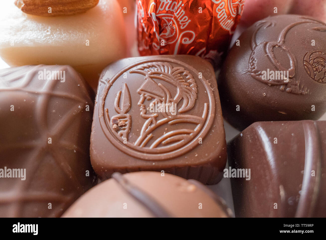Enseigne De Chocolat Belge Leonidas. Leonidas Est Une Célèbre Marque Belge  De Chocolat Photo éditorial - Image du belge, célèbre: 226012611