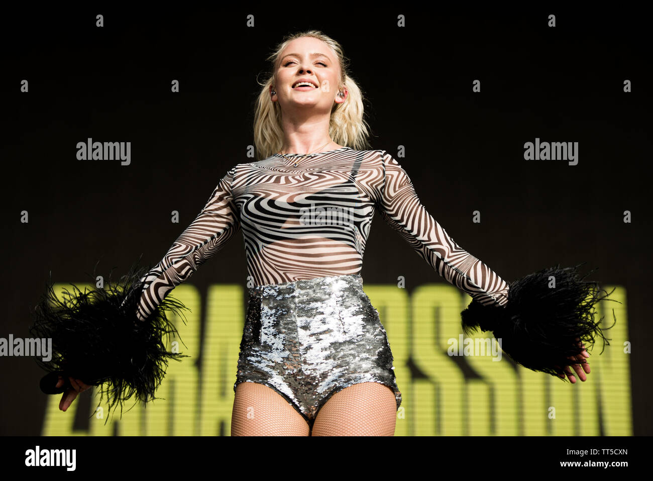 La chanteuse suédoise Zara Larsson en live sur la scène du festival 2019  Roches Firenze à Florence, Italie, l'ouverture pour Ed Sheeran Photo Stock  - Alamy