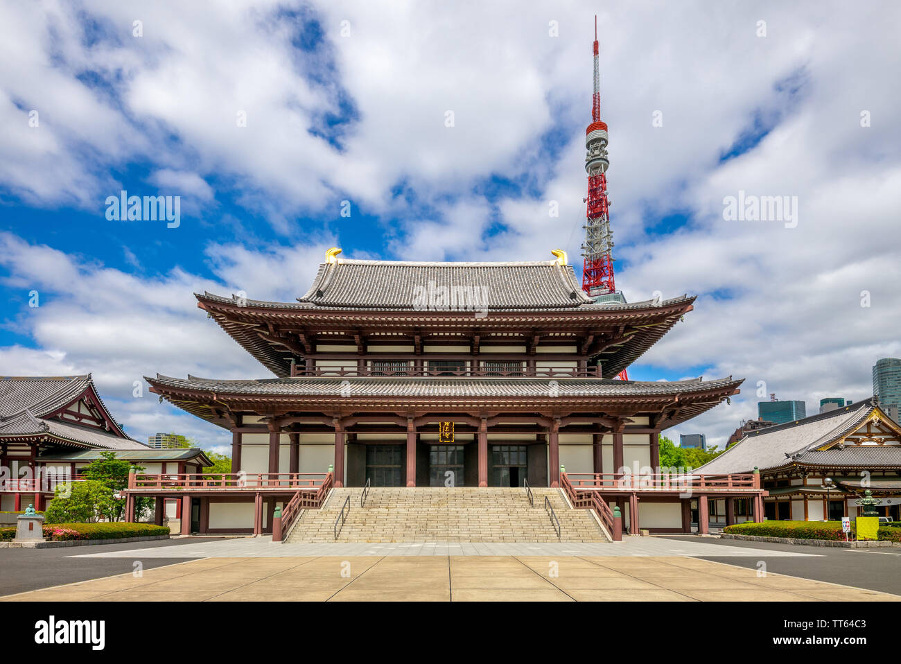 Salle principale de la tour de Tokyo et zojoji au Japon Banque D'Images