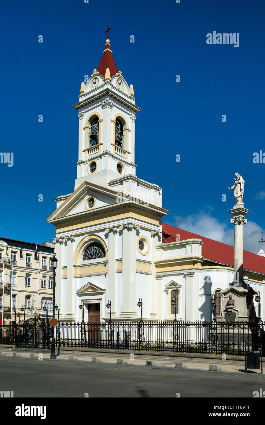 La Cathédrale du Sacré-Coeur a également appelé Punta Arenas Cathedral, Plaza de Armas, province de Magallanes, Patagonie, Chili, Amérique du Sud Banque D'Images